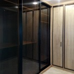Гардеробная с распашными дверями Гардеробная с распашными дверями
